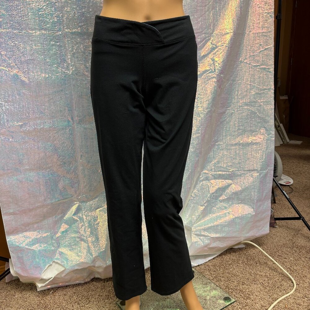 ladies pull on pants w/a tad bit of tummy control Black size small